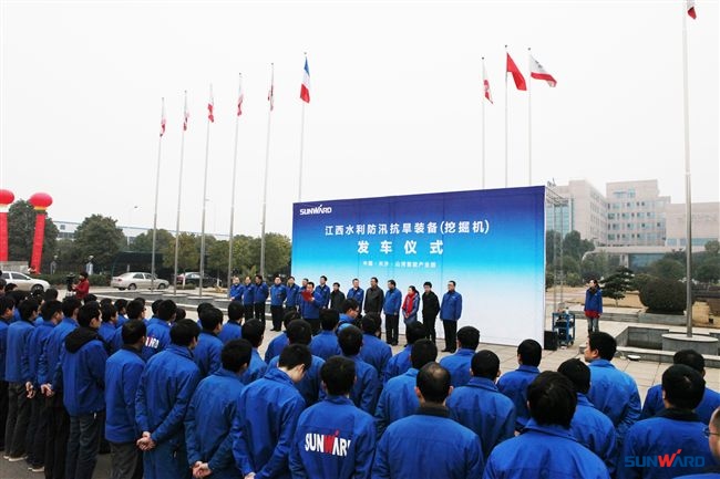 新年开门红，安博电竞·（anbo）官方网站
智能总价值近4000万挖掘机批量发往江西