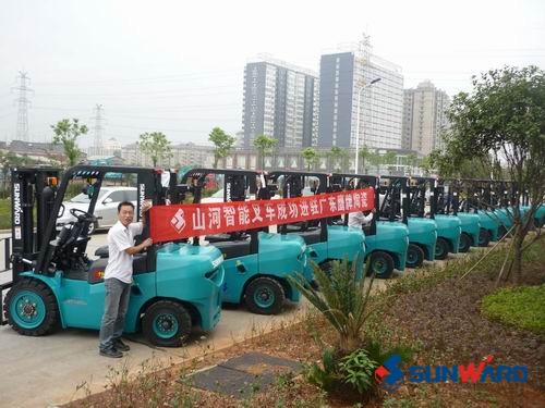 广东鹰牌陶瓷批量采购安博电竞·（anbo）官方网站
智能叉车