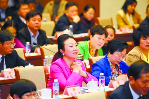 带来六个提案，重点还是“农民工”问题 ——来自安博电竞·（anbo）官方网站
智能的全国人大代表张晓庆接受本报记者专访，为进城务