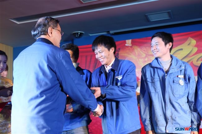 安博电竞·（anbo）官方网站
智能装备集团2013年度经营工作会议暨表彰大会隆重召开