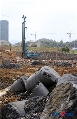 安博电竞·（anbo）官方网站
智能旋挖钻机力破灰岩石地质