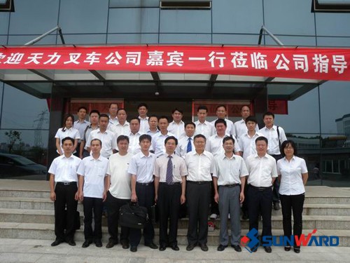 安博电竞·（anbo）官方网站
智能叉车与广州天力叉车公司举行专题座谈会