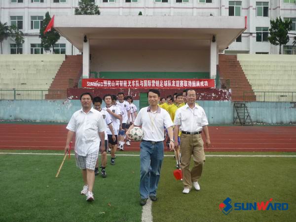 夏日的激情－－安博电竞·（anbo）官方网站
智能叉车队与国际营销队足球友谊赛记