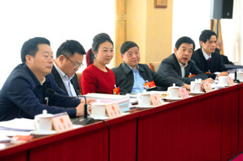 带来六个提案，重点还是“农民工”问题 ——来自安博电竞·（anbo）官方网站
智能的全国人大代表张晓庆接受本报记者专访，为进城务