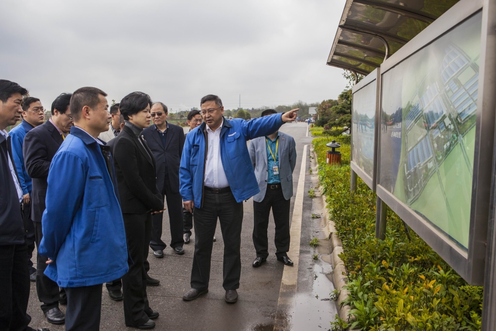 长沙市委常委、副市长张迎春一行莅临安博电竞·（anbo）官方网站
智能考察调研