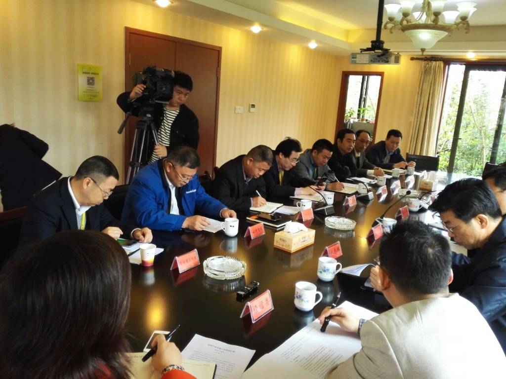 长沙市委常委、副市长张迎春一行莅临安博电竞·（anbo）官方网站
智能考察调研