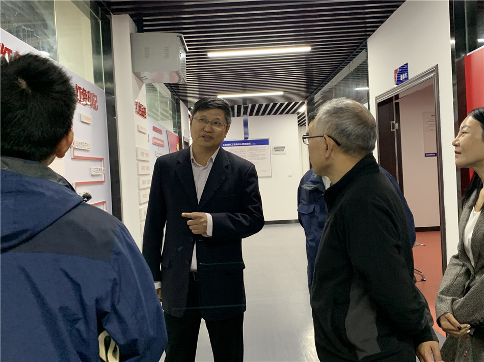 长沙市总工会党组书记周宏兆一行莅临安博电竞·（anbo）官方网站
智能考察调研
