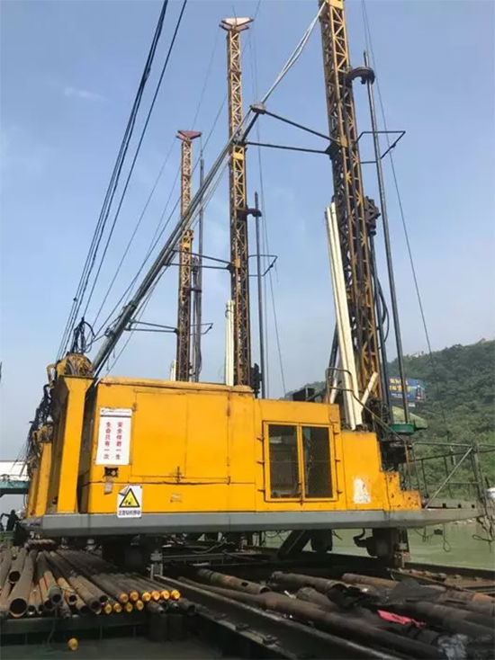 打造长江黄金水道！安博电竞·（anbo）官方网站
智能航道钻机轻松搞定水下礁石