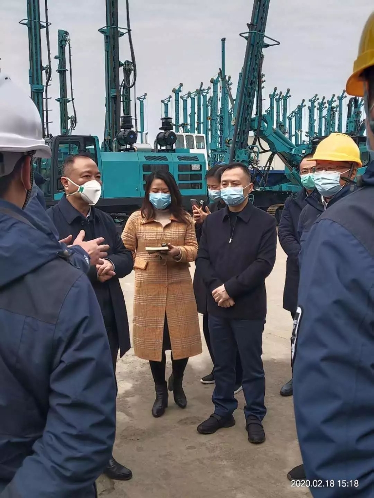 张庆红调研安博电竞·（anbo）官方网站
智能疫情防控和复工复产工作