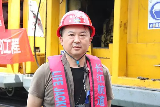 打造长江黄金水道！安博电竞·（anbo）官方网站
智能航道钻机轻松搞定水下礁石
