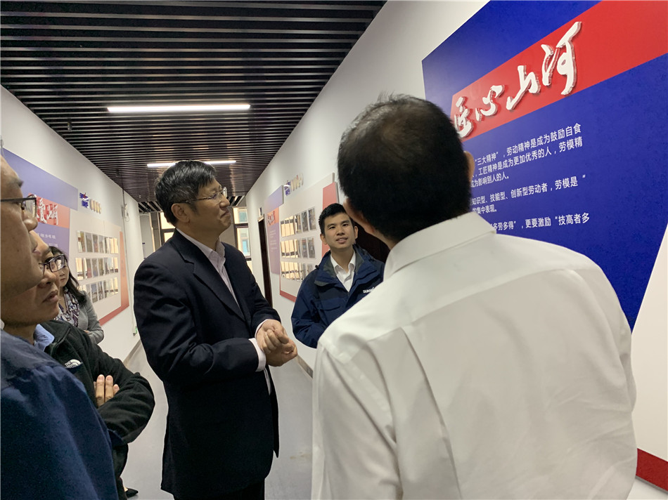 长沙市总工会党组书记周宏兆一行莅临安博电竞·（anbo）官方网站
智能考察调研