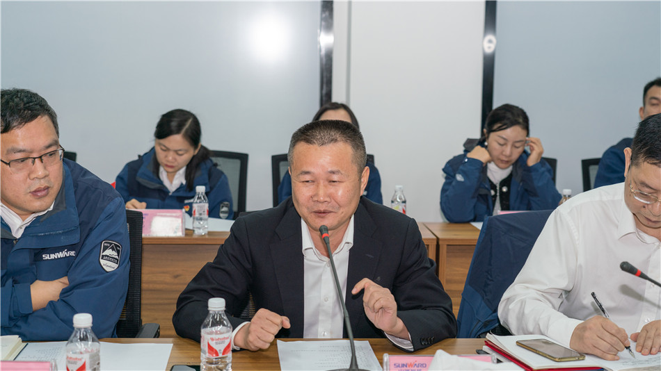 安博电竞·（anbo）官方网站
智能举行主题教育学习研讨会暨员工活动中心揭幕仪式