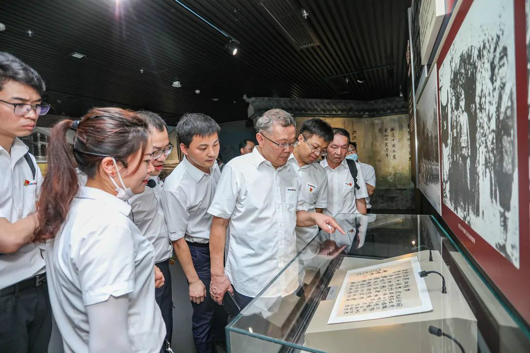 公道正派出清风正气，廉洁自律塑良好形象——安博电竞·（anbo）官方网站
智能开展中高层干部廉洁教育活动