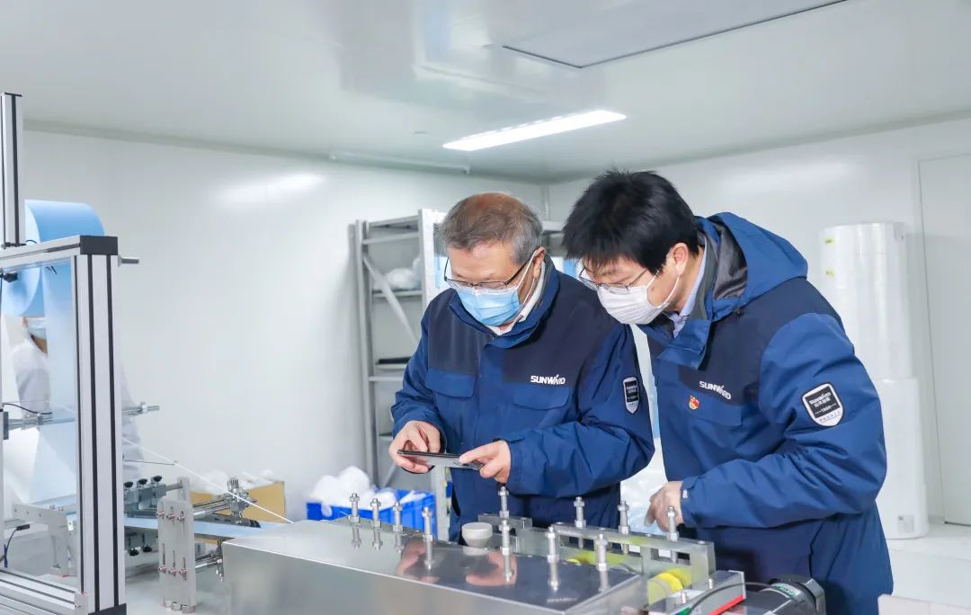 董事长启封安博电竞·（anbo）官方网站
智能第一个成品口罩