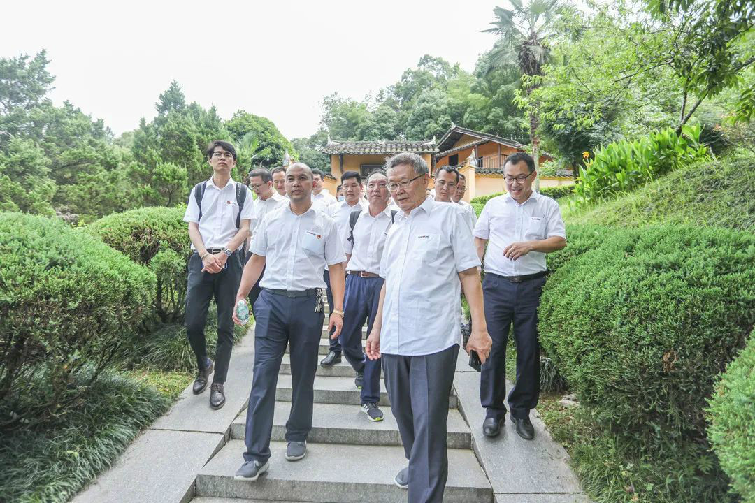 公道正派出清风正气，廉洁自律塑良好形象——安博电竞·（anbo）官方网站
智能开展中高层干部廉洁教育活动