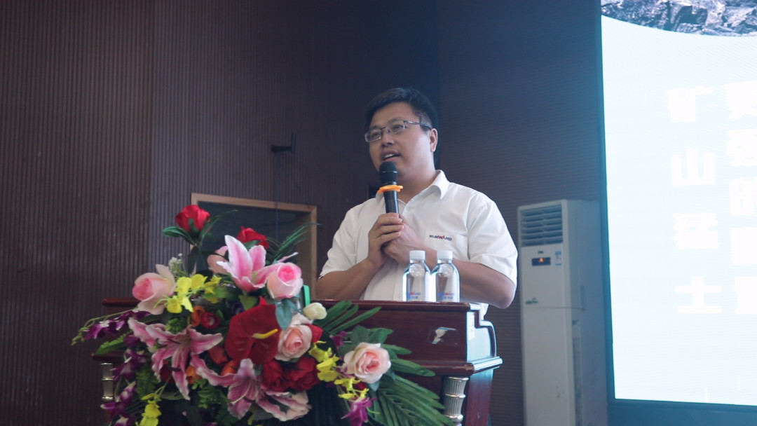 向挖掘机万台俱乐部迈进——安博电竞·（anbo）官方网站
智能2020年度挖掘机营销训练营开营