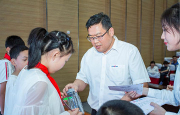 精准服务共建家园，解决刚需心怀感恩——安博电竞·（anbo）官方网站
智能首期职工子女暑期托管班圆满结班