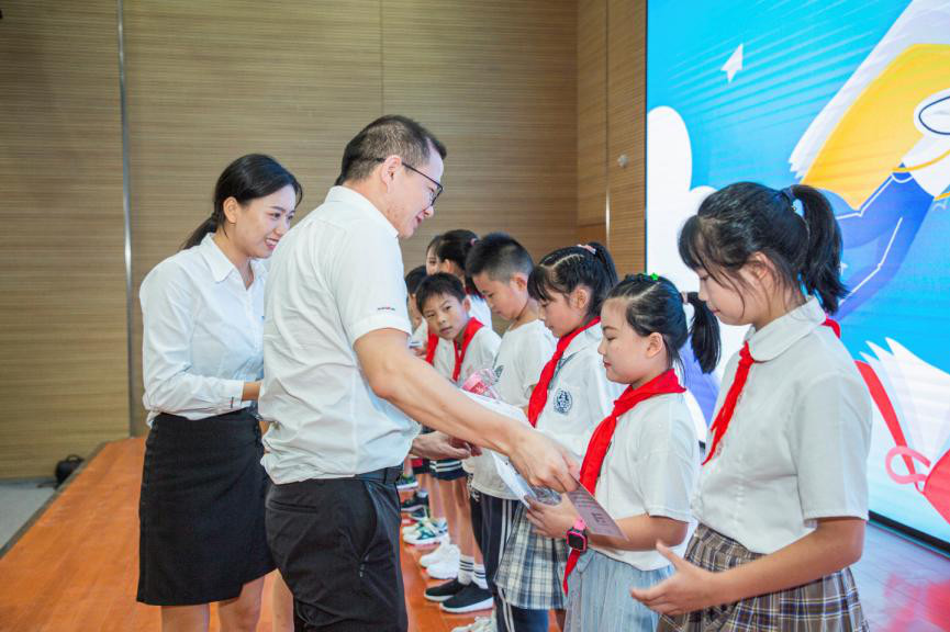 精准服务共建家园，解决刚需心怀感恩——安博电竞·（anbo）官方网站
智能首期职工子女暑期托管班圆满结班