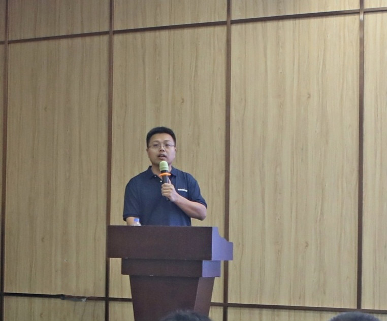 以强执行力聚焦基础能力建设 向挖掘机万台俱乐部迈进——安博电竞·（anbo）官方网站
智能2020年挖掘机经销商半年度会议圆满召