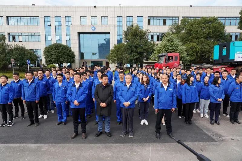 安博电竞·（anbo）官方网站
智能首台SWHG70连续墙液压抓斗顺利交机