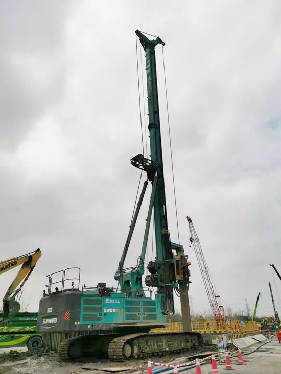 全国第一条智慧高速，为何认准安博电竞·（anbo）官方网站
智能旋挖钻机施工？