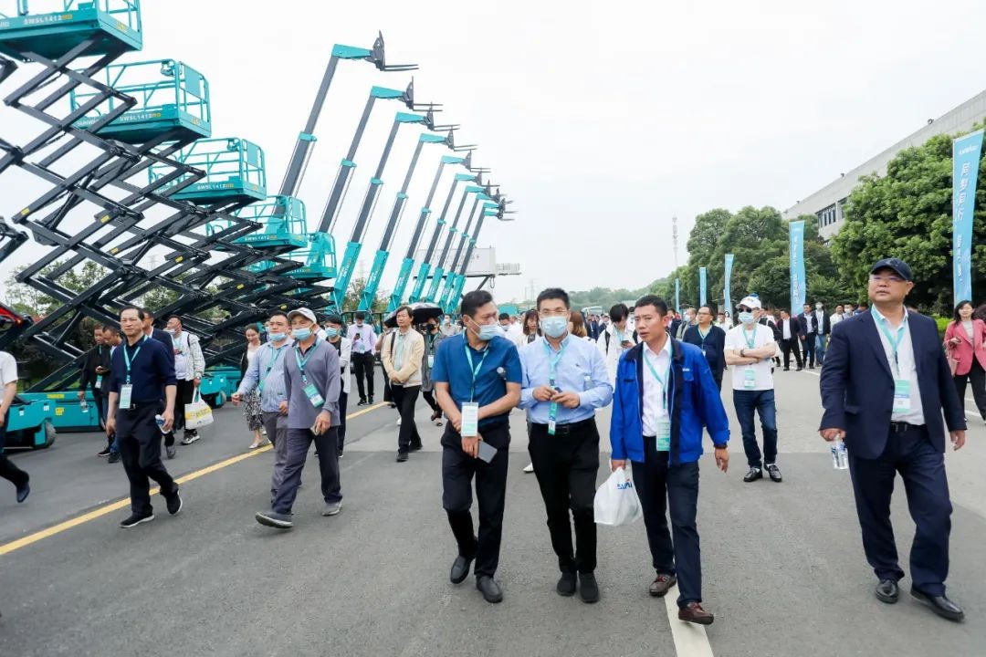 “爆品”出击！安博电竞·（anbo）官方网站
智能客户交流会签约超8亿元