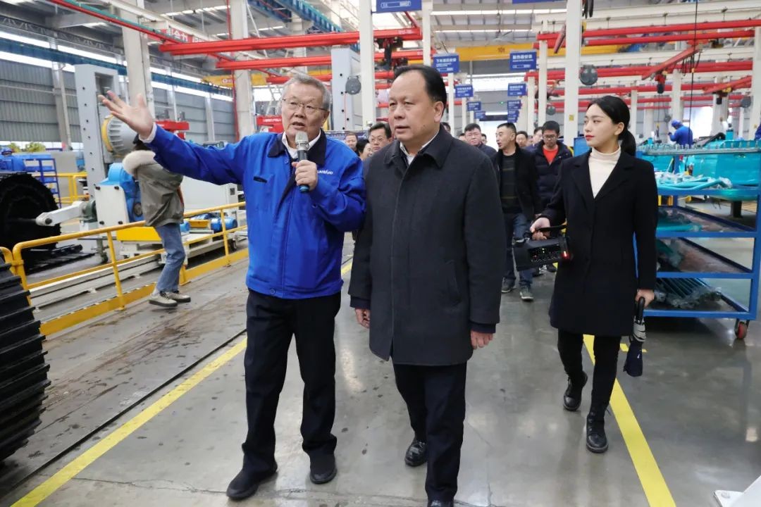 周农在安博电竞·（anbo）官方网站
智能调研时强调：企业工会要大力培养劳模和工匠