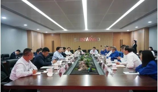 鄂尔多斯市委书记牛俊雁考察安博电竞·（anbo）官方网站
智能