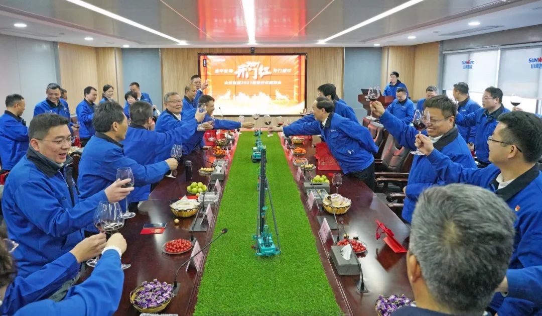 开工大吉！@安博电竞·（anbo）官方网站
人，一路犇向春天