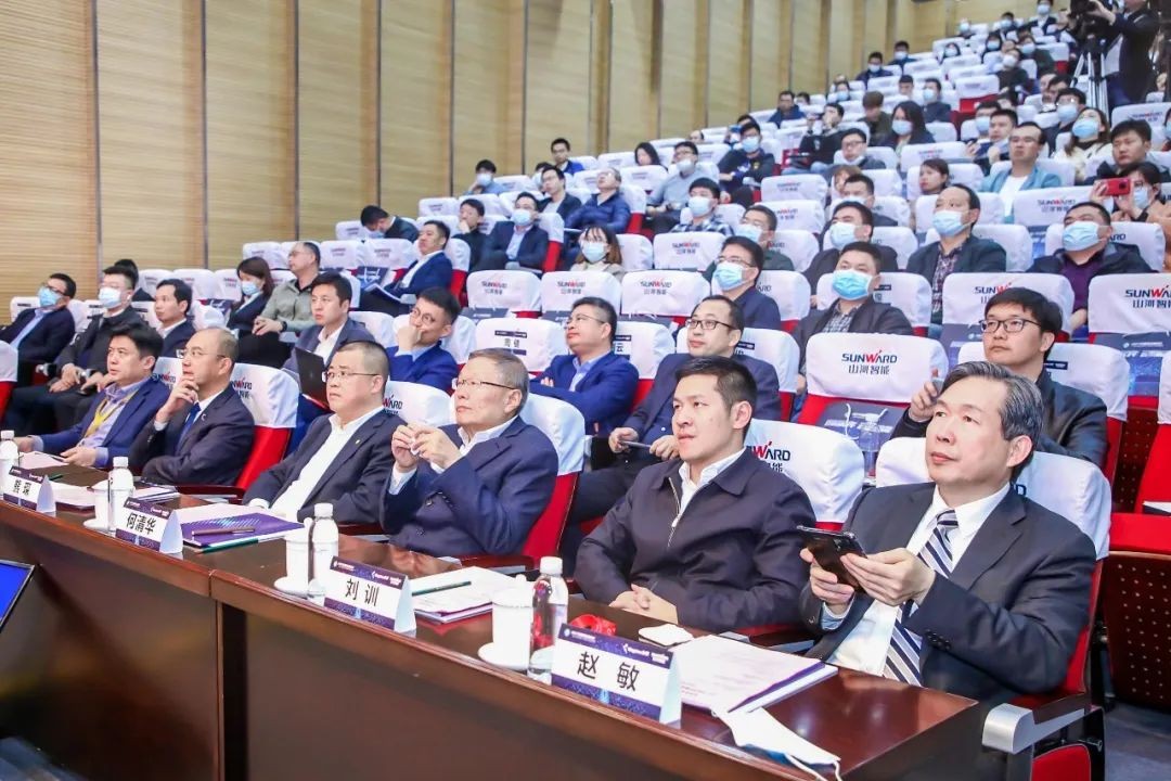信息技术与制造业如何深度融合发展？行业大咖云集安博电竞·（anbo）官方网站
现场论道