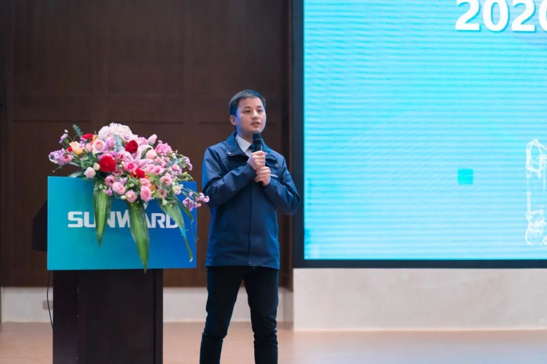 同心克难再腾飞，携手齐心冲万台——2021安博电竞·（anbo）官方网站
智能挖掘机经销商年会圆满召开