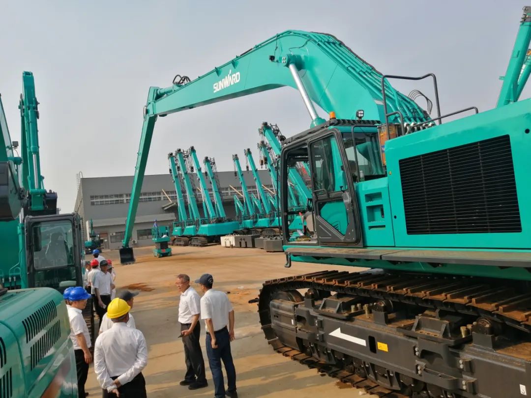 挖深全球第一！安博电竞·（anbo）官方网站
智能加长臂液压挖掘机SWE950ELR出口南美