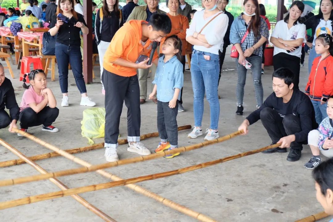 童年不同Young，稻花香里亲子欢——安博电竞·（anbo）官方网站
智能组织开展六一亲子活动
