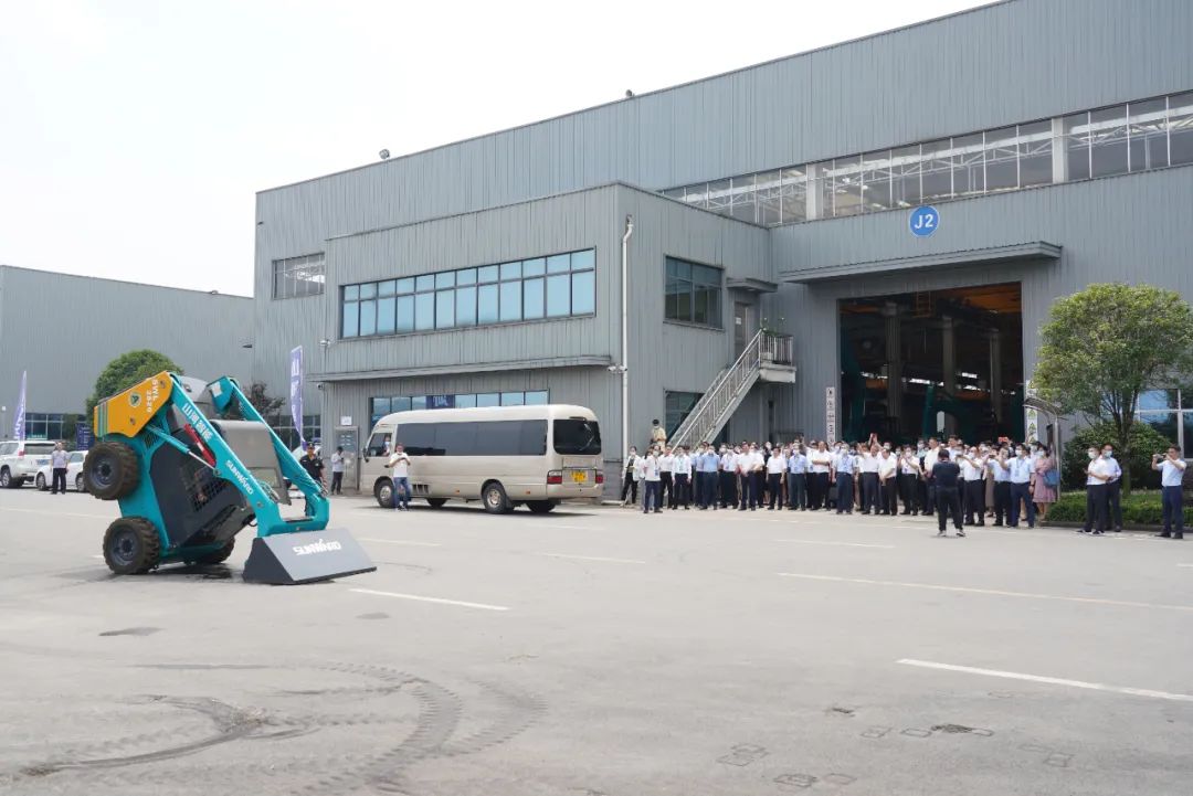 全国战略性新兴产业集群建设考察团调研安博电竞·（anbo）官方网站
智能