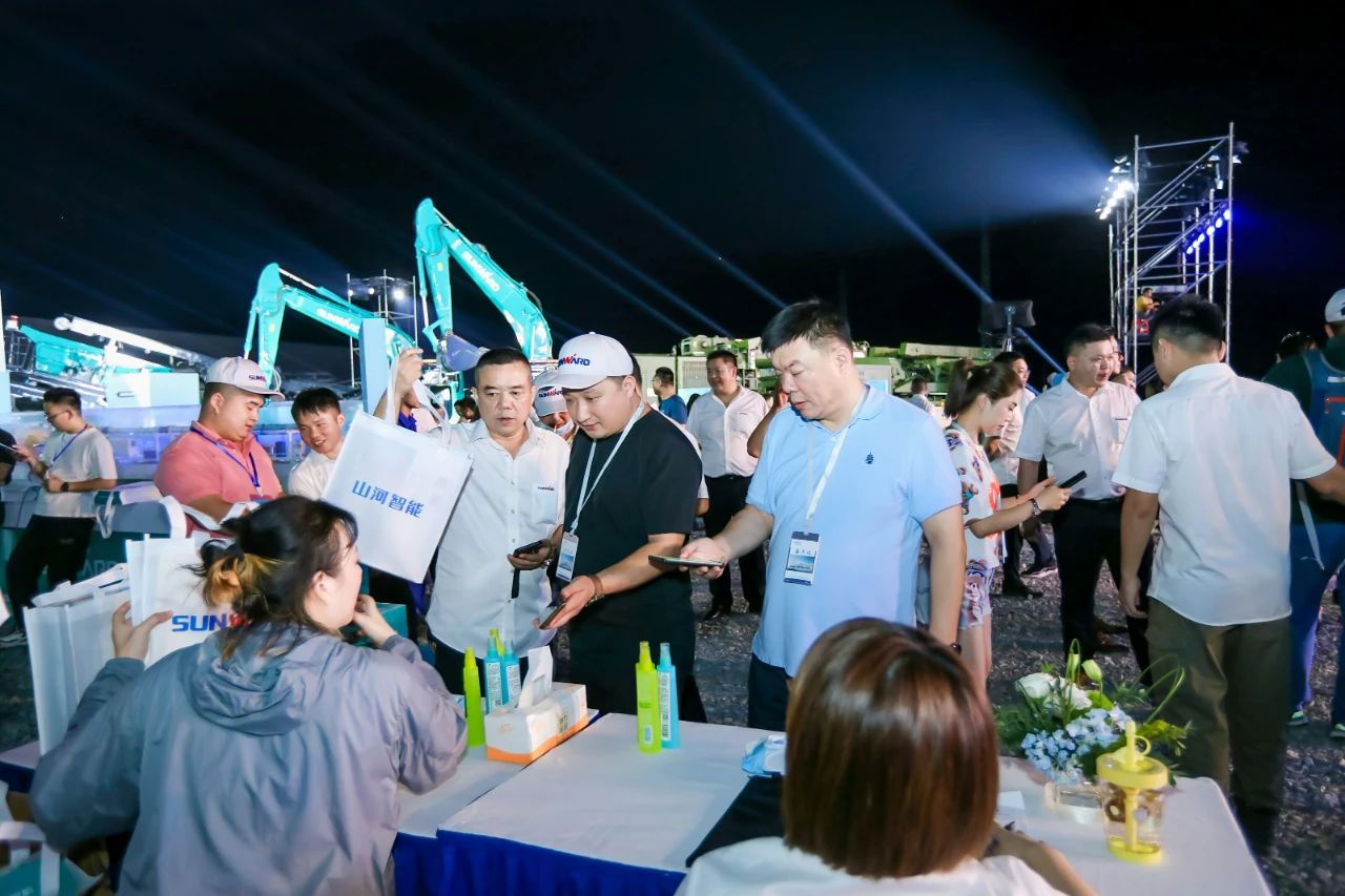 逛展超热闹！安博电竞·（anbo）官方网站
智能成果展示会高能名场面来袭