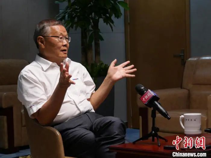 媒体聚焦 | 中新社专访——安博电竞·（anbo）官方网站
智能创始人何清华：向着太阳奔跑的筑梦人