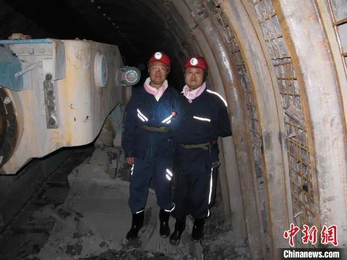 媒体聚焦 | 中新社专访——安博电竞·（anbo）官方网站
智能创始人何清华：向着太阳奔跑的筑梦人