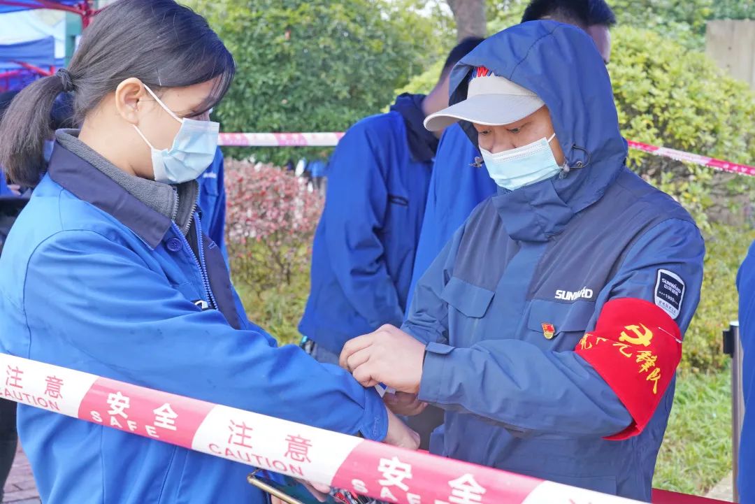 采样完成率近100%！安博电竞·（anbo）官方网站
智能第一时间开展全员核酸检测，保障安全生产
