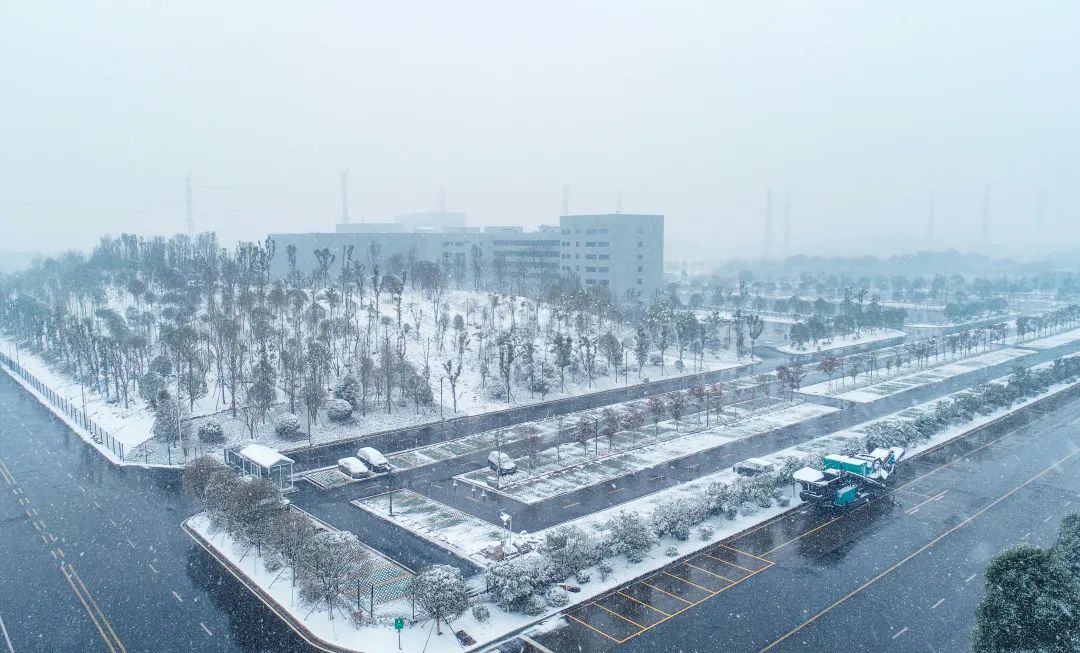 瑞雪兆丰年，邀您共赏雪中安博电竞·（anbo）官方网站
！