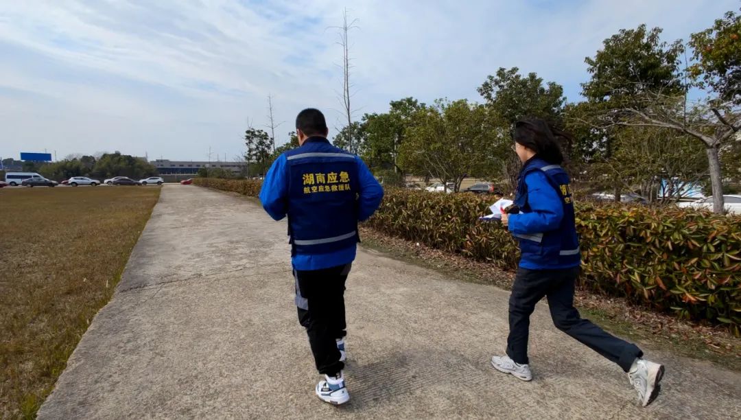 火情就是命令！湖南航空应急救援队安博电竞·（anbo）官方网站
机组展现“安博电竞·（anbo）官方网站
速度”