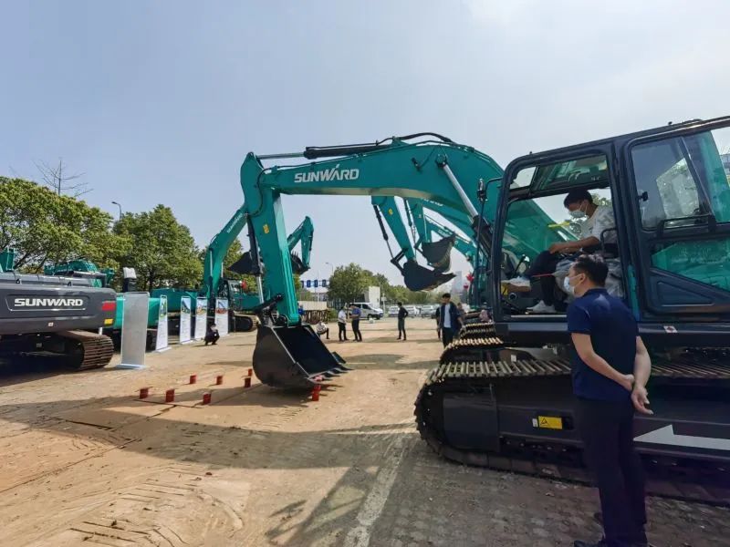 再现交机热潮！安博电竞·（anbo）官方网站
智能中大挖持续向市场进军
