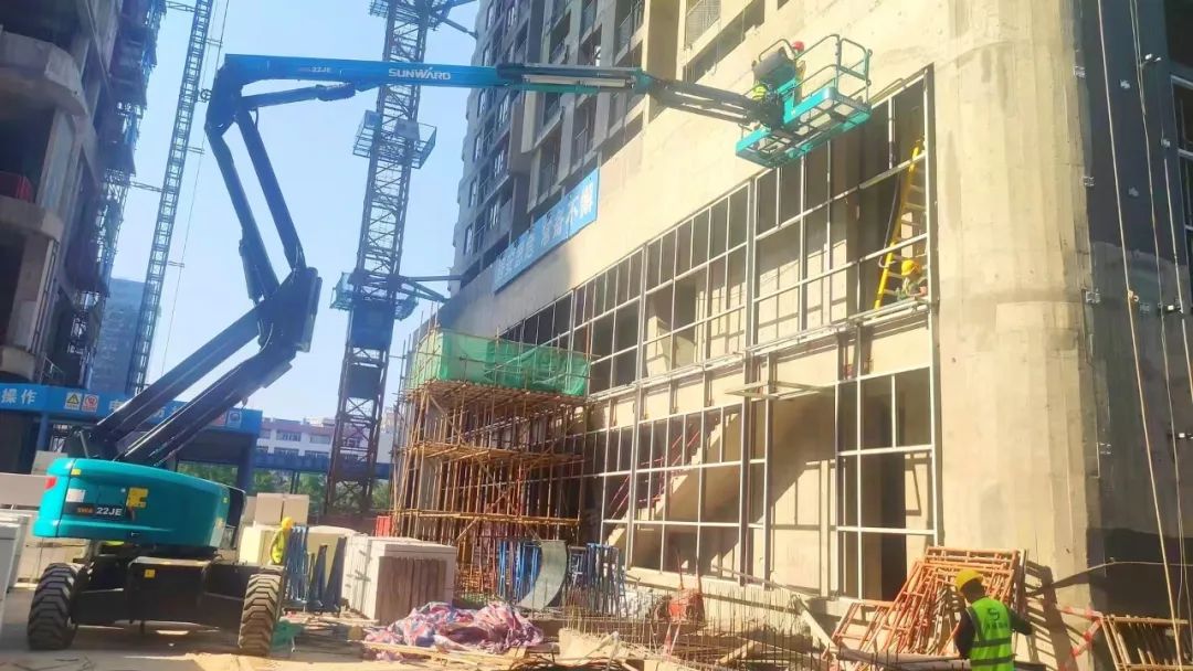 正式“上岗”！安博电竞·（anbo）官方网站
智能首台电动曲臂式高空作业平台入驻华南市场