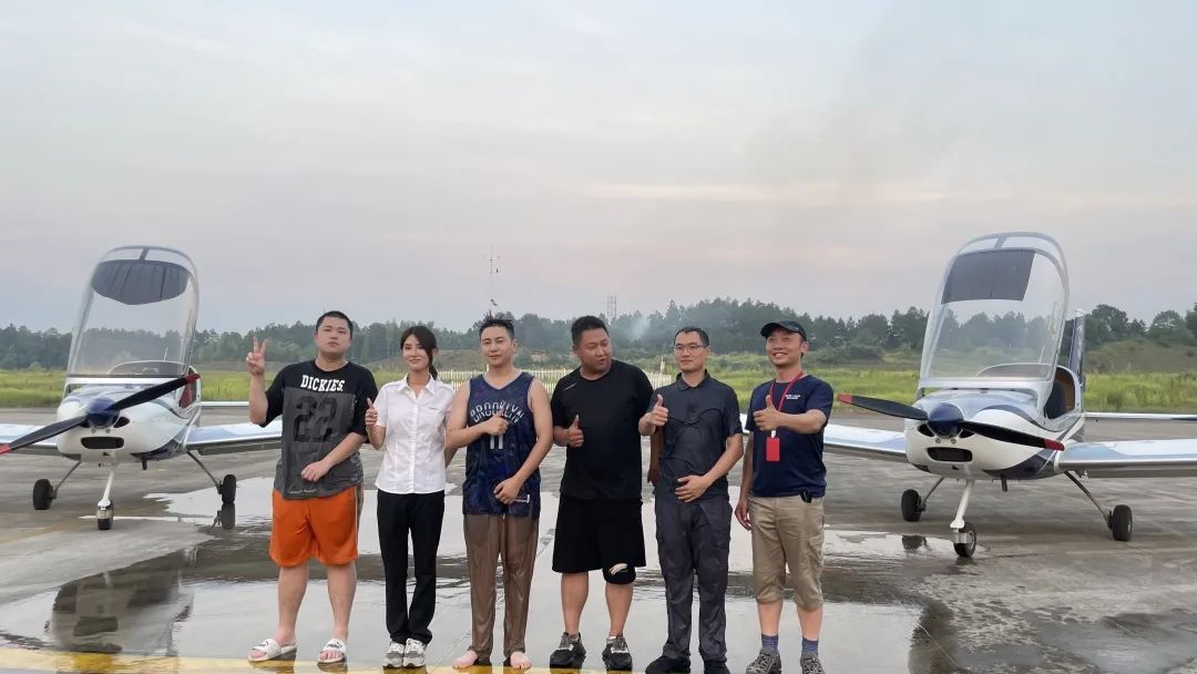 冲上云霄！湖南安博电竞·（anbo）官方网站
通航学员成功单飞