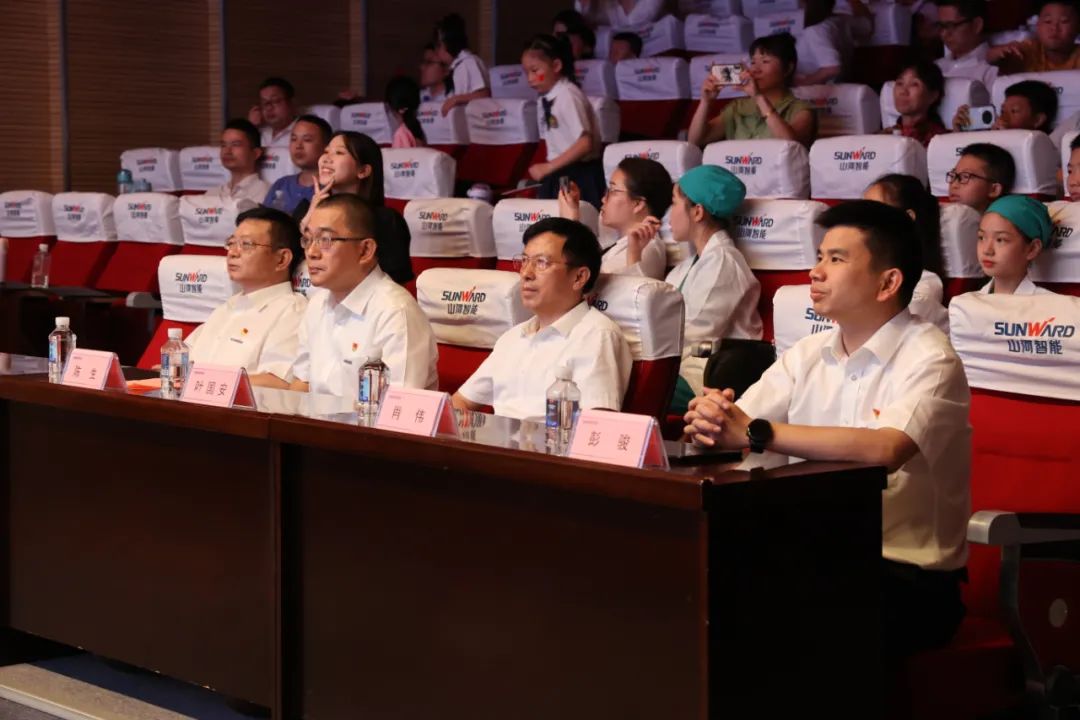 缤纷“暑”假，不负所“托”！安博电竞·（anbo）官方网站
智能职工子女暑期托管班结业啦