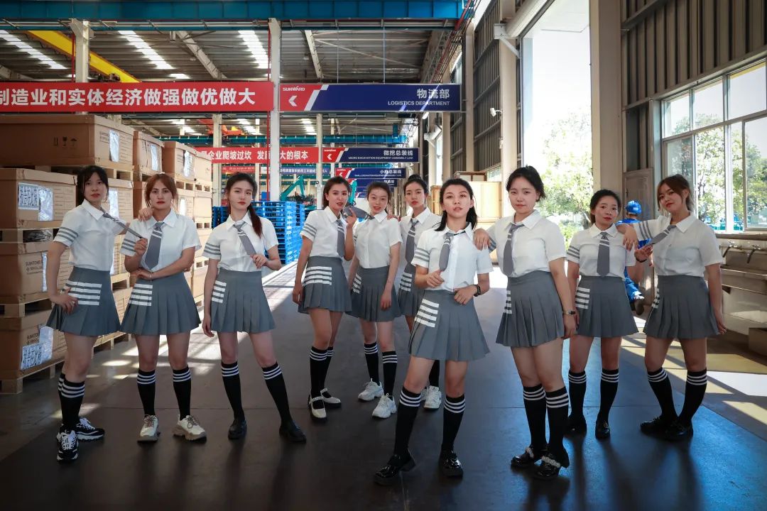 又酷又辣又炫！安博电竞·（anbo）官方网站
智能第二届挖机宝贝来了