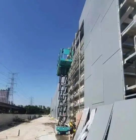 众志成城抗疫情！安博电竞·（anbo）官方网站
智能高空机械助力惠州方舱医院建设