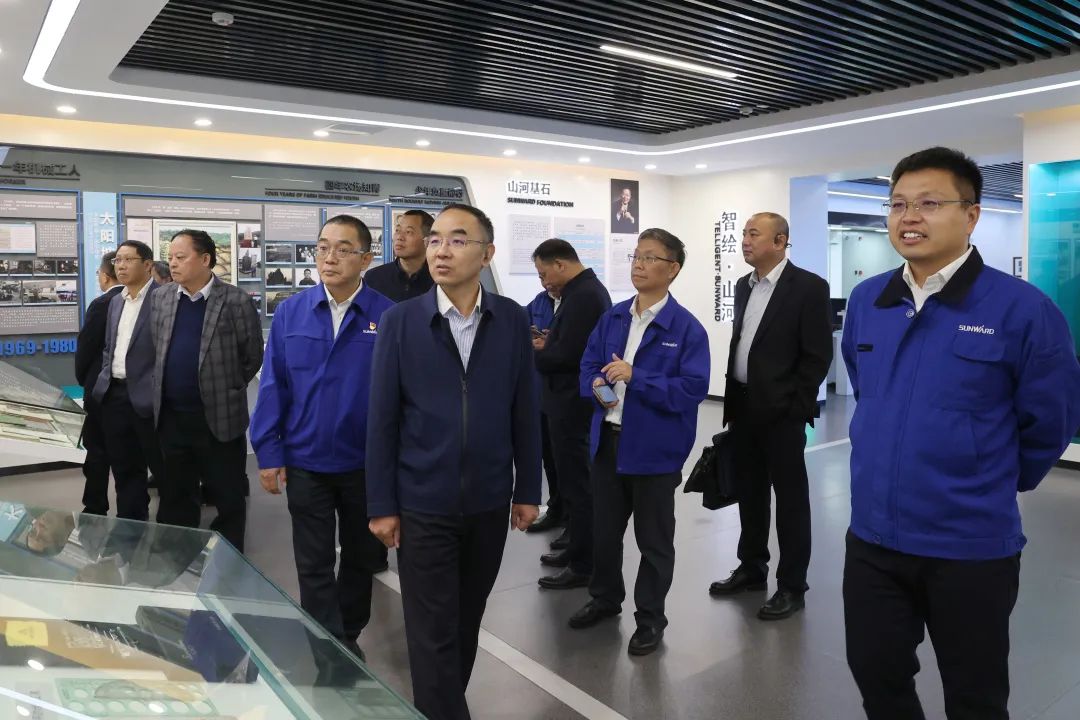 强强联合,夯实湖南工程建设湘军!安博电竞·(anbo)官方网站
智能与湖南路桥签订战略合作协议