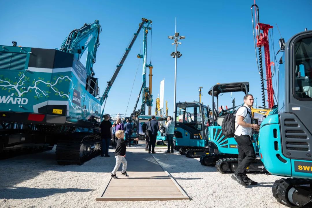 Bauma 2022 | 一组火热现场图带您重温安博电竞·(anbo)官方网站
智能德国宝马展之旅