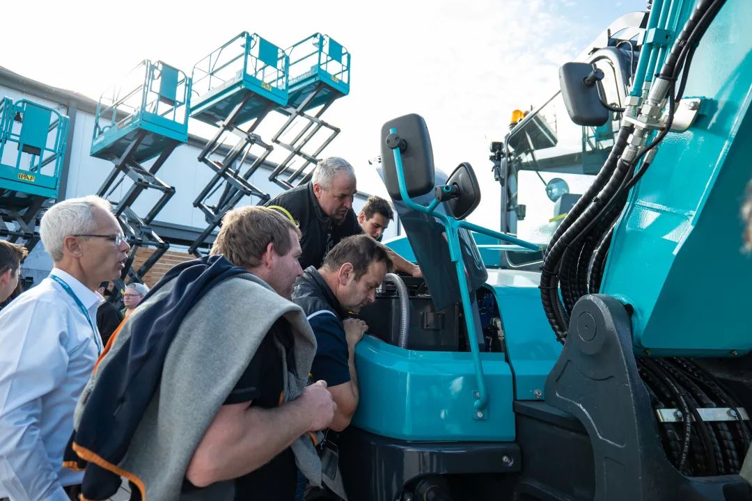 Bauma 2022 | 一组火热现场图带您重温安博电竞·(anbo)官方网站
智能德国宝马展之旅