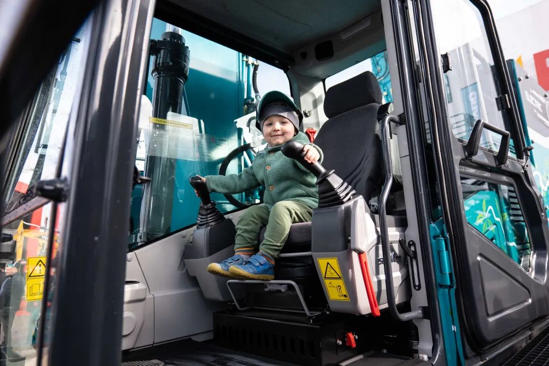 Bauma 2022 | 一组火热现场图带您重温安博电竞·(anbo)官方网站
智能德国宝马展之旅